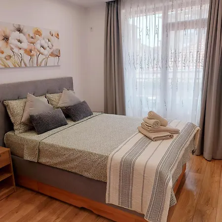 Toni's Hidden Gem Apartmán Kazanlŭk